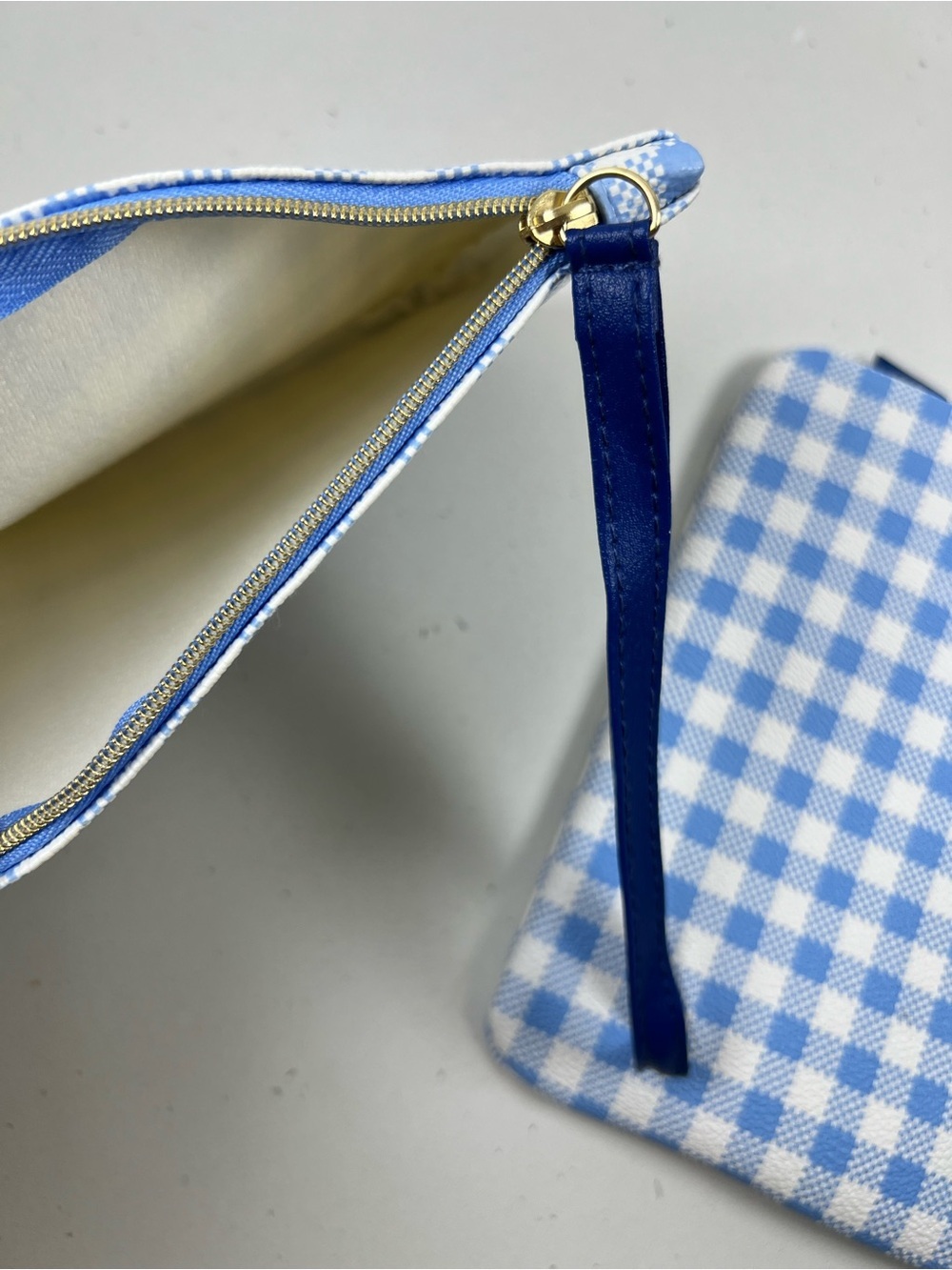 NWOT Ipsy Blue Gingham Wristlet Pouch Set of 2 New Makeup Cosmetic Travel Bags - Picture 4 of 6